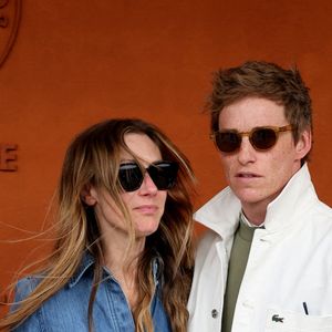 Eddie Redmayne et sa femme Hannah Bagshawe au village lors des Internationaux de France de Tennis de Roland Garros 2025, à Paris, France, le 6 juin 2025. © Jacovides-Moreau/Bestimage