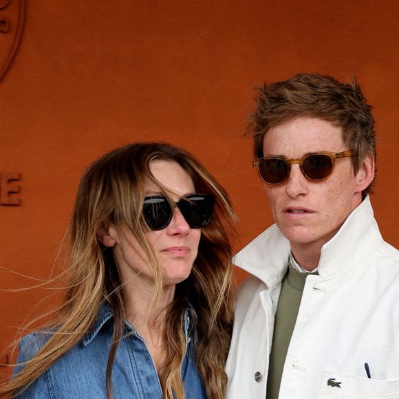 Eddie Redmayne et sa femme Hannah Bagshawe au village lors des Internationaux de France de Tennis de Roland Garros 2025, à Paris, France, le 6 juin 2025. © Jacovides-Moreau/Bestimage