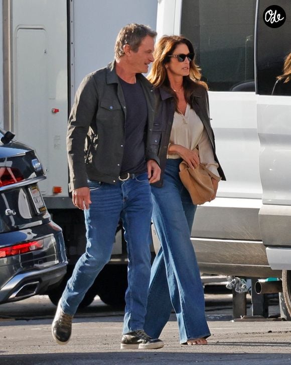 À Los Angeles, Cindy Crawford et Rande Gerber se sont rendus sur le tournage de la nouvelle série de Ryan Murphy, The Shards, dans laquelle joue leur fille Kaia Gerber.

Backgrid USA / Bestimage