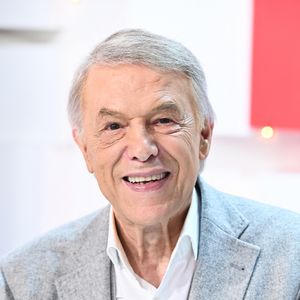 Qui vivent loin de lui

Exclusif - Salvatore Adamo - Enregistrement de l'émission "Vivement dimanche" au Studio Gabriel à Paris, présentée par M.Drucker. © Guillaume Gaffiot / Bestimage