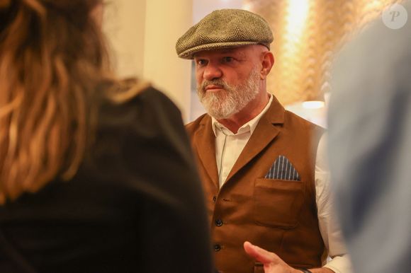 Exclusif - Le chef Philippe Etchebest - Le chef Philippe Etchebest ouvre son restaurant éphémère "Signature" du 9 au 30 octobre au 25 rue Sedaine à Paris dans le 11ème arrondissement le 8 octobre 2025. © Jean-Marc Lhomer/Bestimage