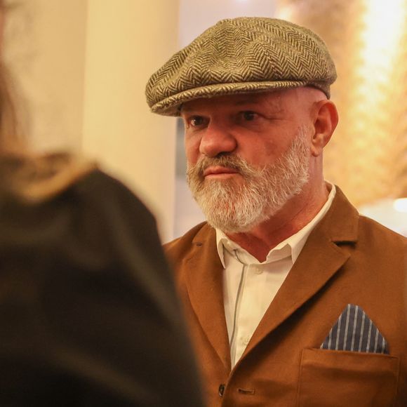 Exclusif - Le chef Philippe Etchebest - Le chef Philippe Etchebest ouvre son restaurant éphémère "Signature" du 9 au 30 octobre au 25 rue Sedaine à Paris dans le 11ème arrondissement le 8 octobre 2025. © Jean-Marc Lhomer/Bestimage