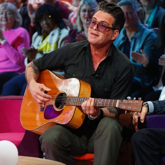 Exclusif - Manu Lanvin lors de l'enregistrement de l'émission "Famille je vous aime" présentée par M. Drucker et qui sera diffusée le 13 juin 2025 sur France 3, aux Studios rive gauche à Paris, France, le 15 avril 2025. © Clovis-Gaffiot/Bestimage