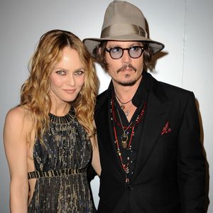 Johnny Depp et Vanessa Paradis à la soirée Chanel organisée sous la tente Canal + TV lors du 63ème Festival de Cannes à Cannes, France, le 18 mai 2010. Photo par Hahn-Nebinger-Orban/ABACAPRESS.COM