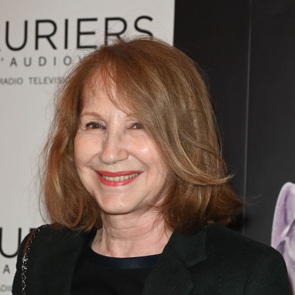 C'est donc finalement en hommage à Nathalie Baye que le morceau sortira, accompagné d'un clip qui saluera la mémoire de l'actrice disparue à 77 ans.

Nathalie Baye - 27ème cérémonie des Lauriers de l'Audiovisuel au théâtre Marigny à Paris le 21 février 2022. 

© Coadic Guirec/Bestimage