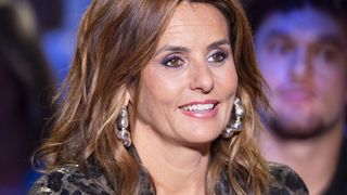 Faustine Bollaert : Son costume à plusieurs centaines d'euros fait grand effet, l'animatrice étincelante face à trois grands noms