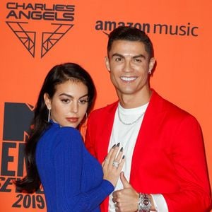 Cristiano Ronaldo et Georgina Rodríguez avaient choisi la discrétion pour officialiser leur union.

Cristiano Ronaldo et sa compagne Georgina Rodriguez à la soirée  MTV European Music Awards 2019 (MTV EMA’s) au FIBES Conference and Exhibition Centre à Séville en Espagne GTRES / BESTIMAGE
