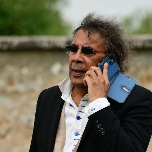 Une démarche entrepreneuriale insolite qui trouve, en réalité, ses racines dans l'enfance de l'artiste.

Laurent Voulzy - Funérailles de Pascal Danel au cimetière de Bazoches-sur-le-Betez, le 31 juillet 2024. 

© Romain Doucelin / Bestimage