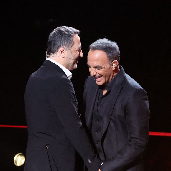 Exclusif - Arthur et Nikos Aliagas lors de l'enregistrement de l'émission "La chanson secrète N°14", présentée par N.Aliagas et diffusée le 26 décembre sur TF1, consacrée à Nikos Aliagas à Paris le 10 décembre 2025. © Jacovides-Moreau/Bestimage