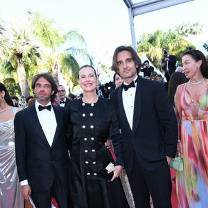 Carole Bouquet avec ses fils Louis Giacobetti et Dimitri Rassam - Montée des marches du film « Megalopolis » lors du 77ème Festival International du Film de Cannes, le 16 mai 2024. © Rachid Bellak/Bestimage
