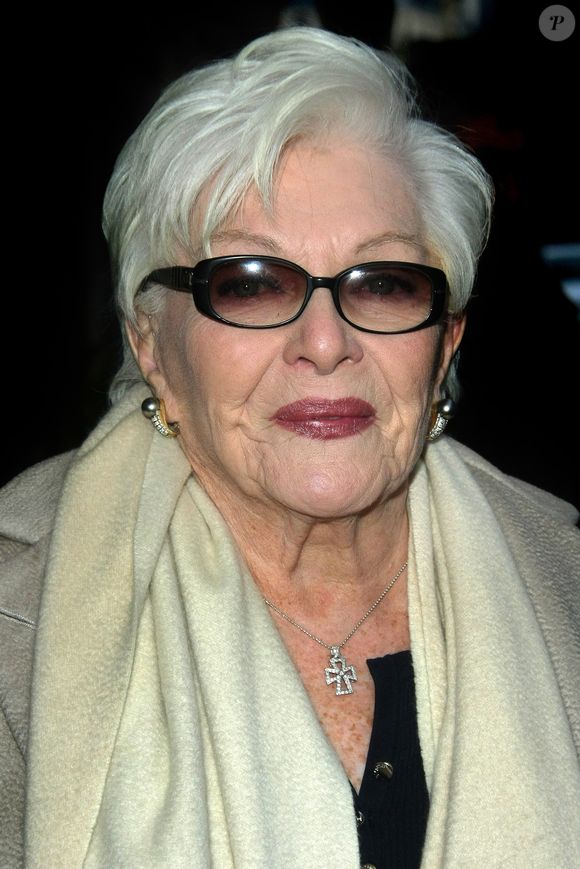 Archives - Line Renaud lors du lancement du Sidaction 2010 au Casino de Paris, à Paris le 3 mars 2010.
JLPPA / Bestimage