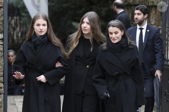 La reine Letizia, la princesse Leonor d'Espagne et l'infante Sofia d'Espagne  lors du service commémoratif en hommage à Irène de Grèce à Madrid le samedi 17 janvier 2026. Photo par GTres/ABACAPRESS.COM