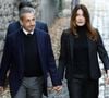 Nicolas Sarkozy est sorti de prison.

Nicolas Sarkozy, accompagné de sa femme Carla Bruni, sort de son domicile pour être incarcéré à la prison de La Santé à Paris.
© Moreau / Jacovides / Bestimage