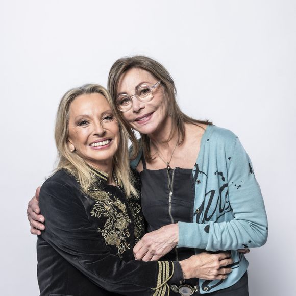 Exclusif - Studio - Véronique Sanson et sa soeur Violaine Sanson - Enregistrement de l'émission "La chanson secrète", présentée par N.Aliagas et diffusée le 1er décembre sur TF1
© Guillaume Gaffiot-Cyril Moreau / Bestimage