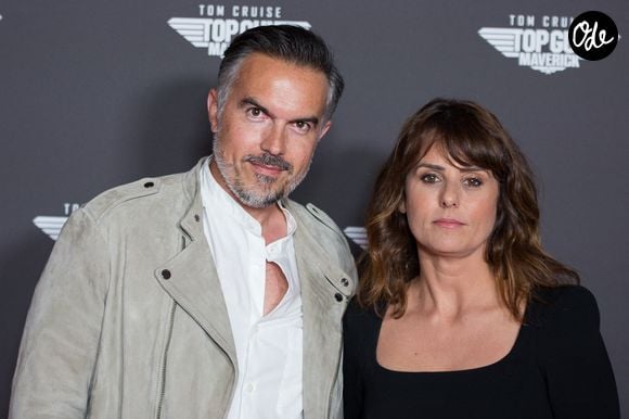 Cette commune lui est familière : il y a longtemps passé du temps avec Faustine Bollaert, qui a acheté une maison là-bas

Maxime Chattam et son épouse Faustine Bollaert assistent à la première parisienne du film « Top Gun Maverick » à l'UGC Normandie, le 19 mai 2022 à Paris, en France. Photo de Nasser Berzane/ABACAPRESS.COM