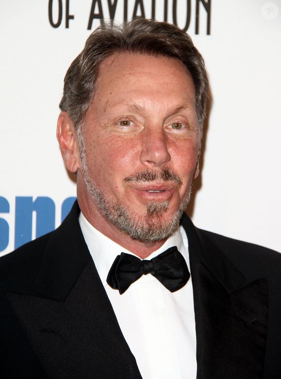 Sa fortune nette passant de 173,3 milliards de dollars à 191,7 milliards de dollars. 


Larry Ellison - 10eme Ceremonie annuelle "Living Legends of Aviation Awards" à Beverly Hills, le 18 janvier 2013.