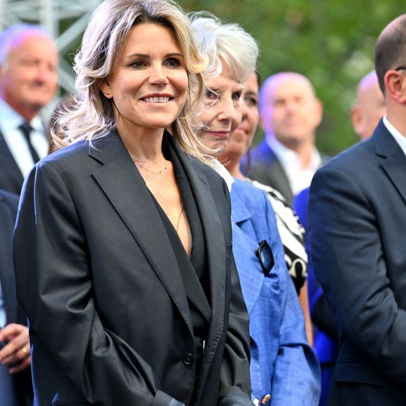 Christian Estrosi, le maire de Nice, avec sa femme, Laura Tenoudji Estrosi et ses invités d'honneur Renaud Muselier, le président de la région PACA, et Denise Fabre, a orchestré "Lou Festin Nissart", un diner amical et convivial autour du maire, au jardin Albert 1er sur la Coulée Verte à Nice le 28 août 2025. © Bruno Bebert/Bestimage