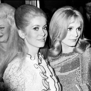Elle n’avait que 25 ans au moment du drame.

Catherine Deneuve et Françoise Dorléac à la première du film Les Demoiselles de Rochefort en 1967
AGENCE / BESTIMAGE