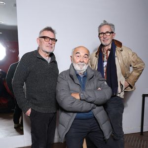 Exclusif - Close-up avec Bruno Moynot, Gérard Jugnot et Thierry Lhermitte en backstage de la projection du film "Le Père Noël est une ordure" au cinéma Mac Mahon à Paris, à l'occasion de la sortie du livre "Le Splendid par Le Splendid". Paris, le 15 décembre 2024.
© Denis Guignebourg/Bestimage