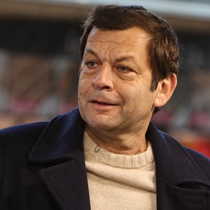 Cette recette estivale se prépare en seulement 15 minutes pour six personnes.

Exclusif - Laurent Mariotte à la rencontre des commerçants du Marché des Capucins à Bordeaux, lors du tournage de son émission culinaire "Les petits plats de Laurent", le 21 janvier 2026. 
© Fabien Cottereau / Bestimage