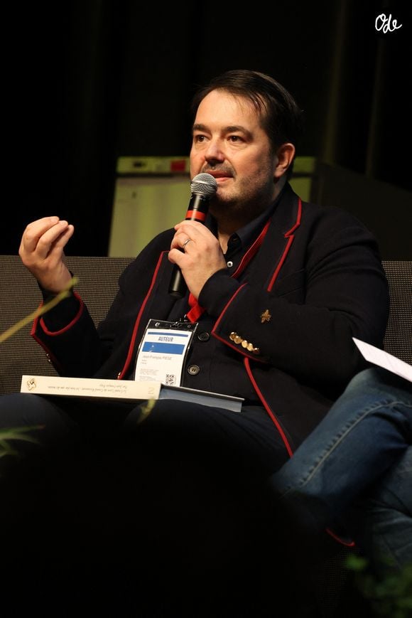 Jean-François Piège au 20ème Festival du Livre gourmand au Théâtre de Périgueux, le 15 novembre 2025. ©Jean-Marc LHOMER/Bestimage.