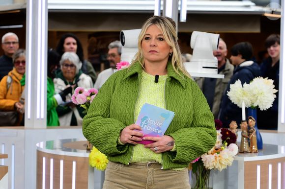 Flavie Flament tourne sa nouvelle émission "Flavie en France" (France 3), avec le retour du jeu "Le Schmilblic", à Vienne (Isère), le 24 octobre 2025. La diffusion est prévue du 17 au 21 novembre 2025.
© Romain Doucelin / Bestimage