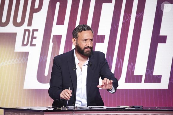 Exclusif - Cyril Hanouna, sur le plateau de l’émission « TPMP » présentée par C.Hanouna et diffusée en direct sur Youtube et sur toutes les box (SFR, FREE, Bouygues, MyCanal etc), Paris, France, le 10 mars 2025. © Jack Tribeca / Bestimage