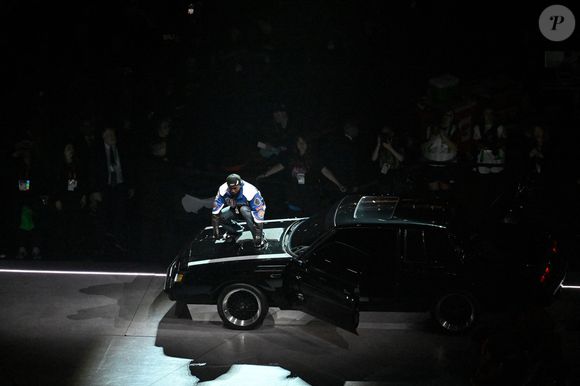 9 février 2025, Nouvelle-Orléans, LA ; Kendrick Lamar se produit pendant le spectacle de la mi-temps du Super Bowl LIX entre les Philadelphia Eagles et les Kansas City Chiefs au Caesars Superdome.  Eric Canha/CSM (Crédit photo :  Eric Canha/CSM via ZUMA Press Wire)