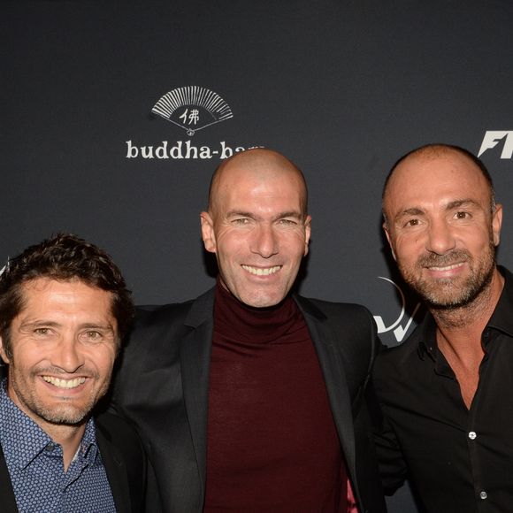 Passionné par son métier, Pierre Labat a joué un rôle clé dans l’émergence d'innombrables talents tels que Zinedine Zidane, Christophe Dugarry ou encore Bixente Lizarazu. 

Bixente Lizarazu, Zinedine Zidane, Christophe Dugarry - A l'occasion des 20 ans de la victoire de l'équipe de France, les bleus 98 se sont rendus à un dîner organisé au Buddha Bar avec tous les joueurs et leur famille le 11 juin 2018. © Rachid Bellak/Bestimage