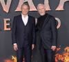 Cette transaction permet de mesurer l'envolée de la valeur des équipes NBA, alors que Forbes estimait en 2025 la valeur moyenne d'une franchise à 5,4 milliards de dollars. 

Bob Iger, James Cameron à la première de "Avatar : de Feu et de Cendres" à la Seine Musicale à Boulogne Billancourt le 5 décembre 2025. © Christophe Aubert via Bestimage