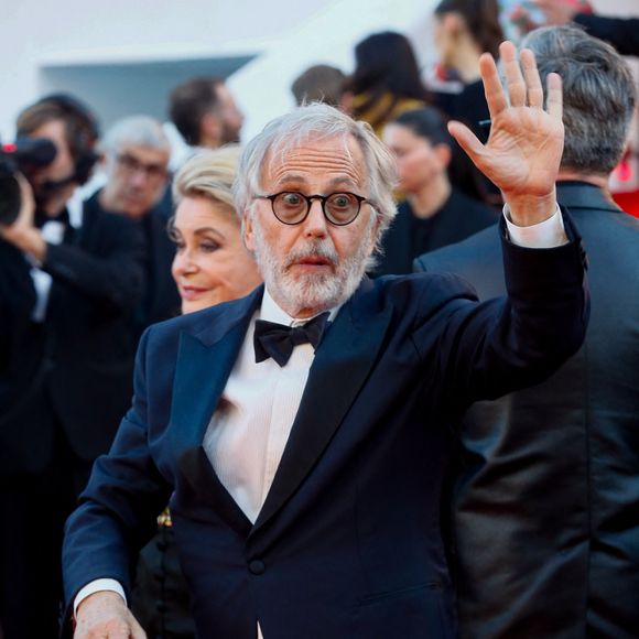 Fabrice Luchini - Montée des marches du film " Marcello Mio " lors du 77ème Festival International du Film de Cannes, au Palais des Festivals à Cannes. Le 21 mai 2024 © Christophe Clovis / Bestimage