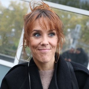 Zaz a également salué l'entraide et la solidarité qui se sont dégagées de ces épreuves.
Zaz arrive pour l'enregistrement de l'émission "Vivement Dimanche" à Paris le 22 octobre 2025.
© Bestimage