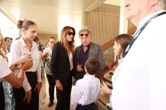 Carla Bruni présente au Longines League of Nations - Gassin St Tropez au Haras de Gassin - Polo Club Saint-Tropez, Côte d'Azur, France, le 21 septembre 2025. Carla a interprété la Marseillaise avec une chorale d'enfants.Était présent : Charles Berling © Franz Chavaroche/Bestimage