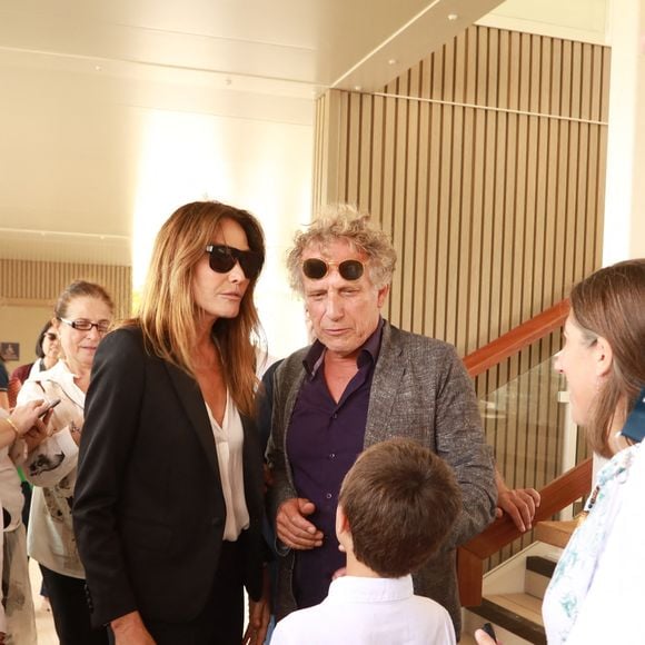 Carla Bruni présente au Longines League of Nations - Gassin St Tropez au Haras de Gassin - Polo Club Saint-Tropez, Côte d'Azur, France, le 21 septembre 2025. Carla a interprété la Marseillaise avec une chorale d'enfants.Était présent : Charles Berling © Franz Chavaroche/Bestimage