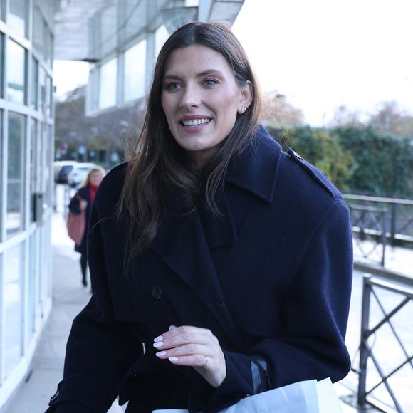 Camille Cerf (Miss France 2015) - Célébrités se rendent aux studios de Europe 1 à Paris le 19 Novembre 2025.
Agence / Bestimage