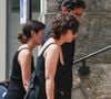 Ninon Ardisson et son mari Narotam Horn - Arrivées aux obsèques de Thierry Ardisson en l’église Saint-Roch de Paris, France, le 17 juillet 2025. © Clovis-Jacovides/Bestimage