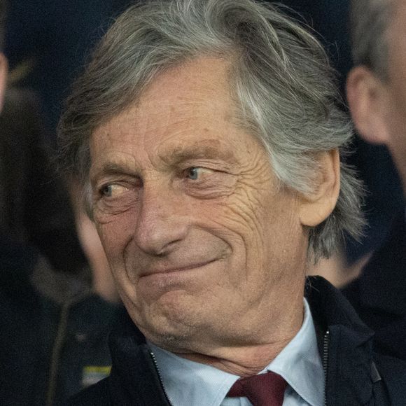 Nicolas de Tavernost - Célébrités dans les tribunes du match de Ligue des Champions entre le PSG contre le Bayern de Munich (1-2) au Parc des Princes à Paris le 4 novembre 2025. © Cyril Moreau/Bestimage
