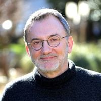 "Un être rare" : Frédéric Lopez salue la mémoire d'un grand ami, vu sur France 2, qui a soudainement perdu la vie
