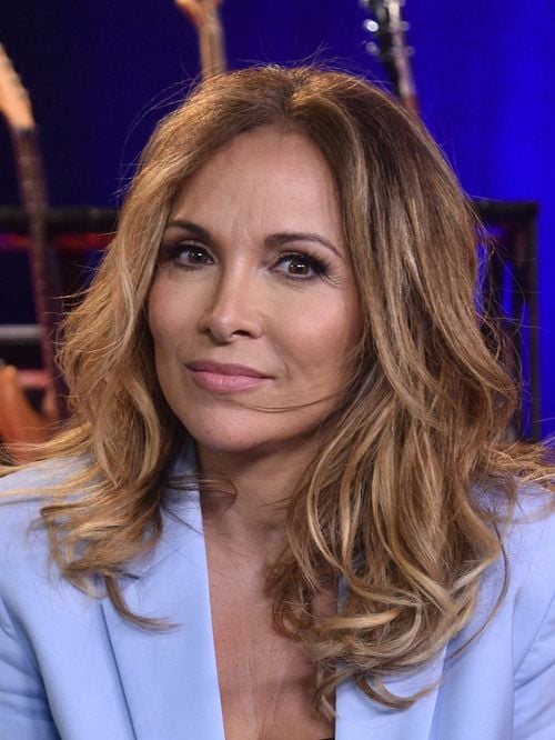 Hélène Ségara : Son fils Raphaël a ouvert son restaurant dans un quartier chic de Paris