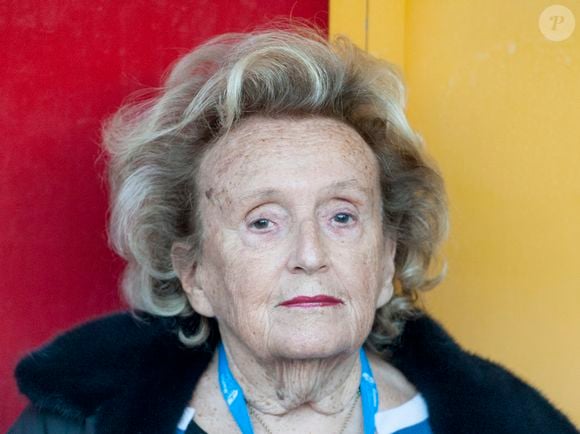 Martin Rey-Chirac, son petit-fils, a livré à "Gala.fr" un témoignage rare sur ce moment "très familial".

Exclusif - Bernadette Chirac - Match de football caritatif organisé par le Variétés Club de France au profit de l'association "+ de Vie" présidée par Bernadette Chirac et de l'association "Urma" présidée par Laurent Blanc au stade Jean-Paul David à Mantes-la-Jolie le 11 octobre 2016. © Pierre Perusseau/Bestimage
