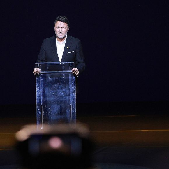 Arthur (Jacques Essebag) lors d'une cérémonie organisée par le Conseil des institutions juives de France (CRIF) en hommage aux victimes des attentats du Hamas du 7 octobre 2023 contre Israël, à l'occasion du premier anniversaire de l'événement, à Paris, le 7 octobre 2024. 

© Jonathan Rebboah / Panoramic / Bestimage