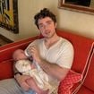 La famille Pinault comblée, un bébé est né il y a un mois : à 28 ans, François Pinault Jr est devenu papa avec sa femme issue d’une noble famille