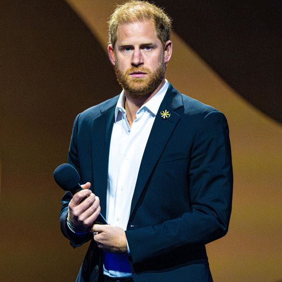 Le prince Harry lors de la cérémonie de clôture à la Rogers Arena lors des "Jeux Invictus" de Vancouver Whistler 2025, au Canada.

Photo : Backgrid USA / Bestimage