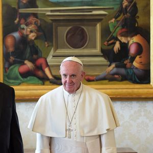 Jorge Mario Bergoglio, plus connu sous son nom de règne, François, est mort ce lundi 21 avril à 88 ans. Né en 1936 à Buenos Aires en Argentine, Jorge Mario Bergoglio était le premier pape non-européen depuis le VIIIe siècle. Zuma Press / Bestimage
