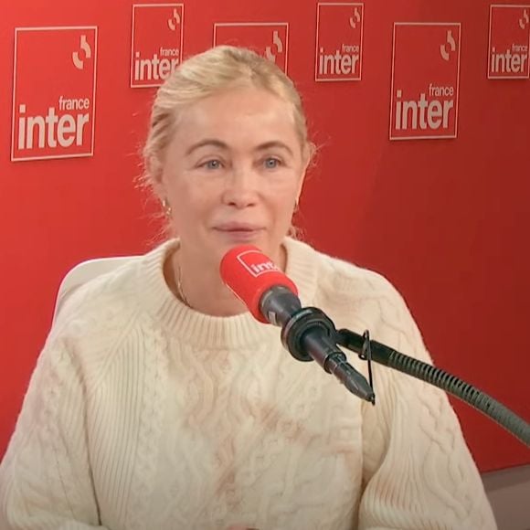 Emmanuelle Béart face à Léa Salamé sur les ondes de France Inter ce lundi 24 février 2025.
(Capture d'écran - YouTube France Inter).