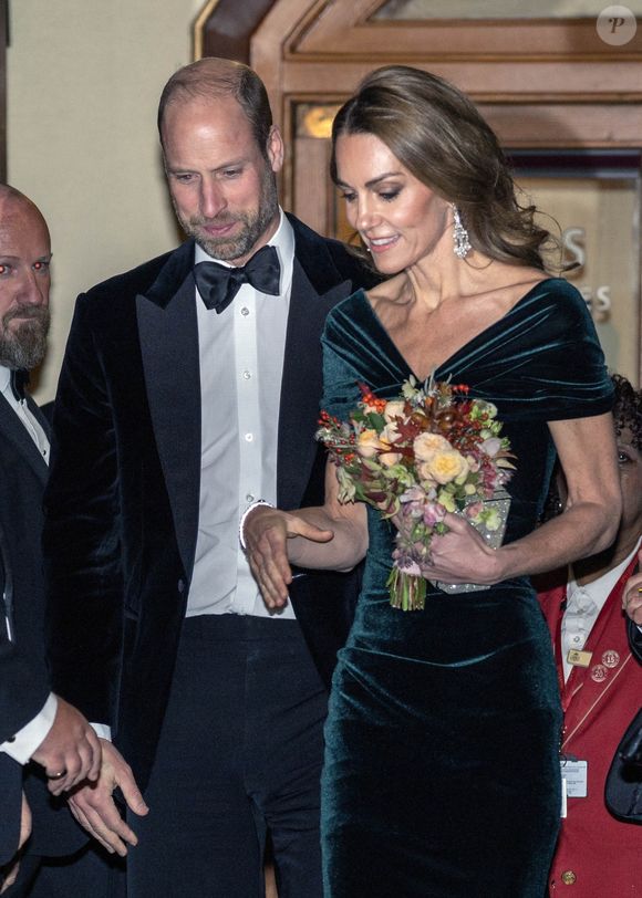 Le prince William, prince de Galles, et Catherine (Kate) Middleton, princesse de Galles, quittent le "Royal Variety Performance 2025" au Royal Albert Hall à Londres