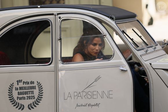 L'actrice et réalisatrice Eva Longoria a été aperçue en tournage ce matin pour la série CNN "Searching for France" à La Parisienne, la célèbre boulangerie parisienne connue pour fournir les baguettes du palais présidentiel français. 

© Julien Sarkissian / Bestimage