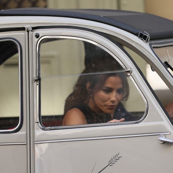 L'actrice et réalisatrice Eva Longoria a été aperçue en tournage ce matin pour la série CNN "Searching for France" à La Parisienne, la célèbre boulangerie parisienne connue pour fournir les baguettes du palais présidentiel français. 

© Julien Sarkissian / Bestimage