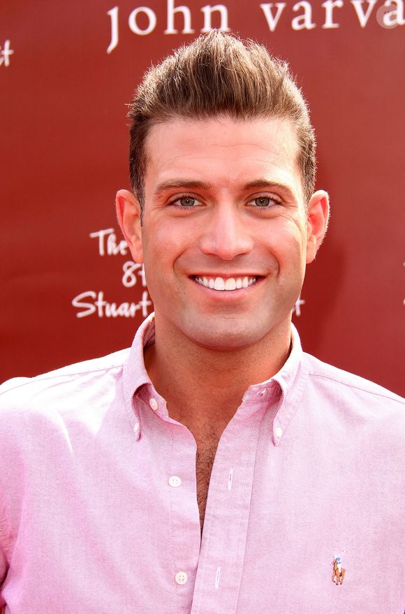 Le petit-fils du célèbre acteur a joué dans des films et des téléfilms...

Omar Sharif Jr - Soirée de charité organisée par John Varvatos dans sa boutique à Los Angeles, le 13 mars 2011. Fame Pictures / Bestimage