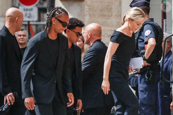 Audrey Crespo-Mara et ses fils Sekou et Lamine - Arrivées aux obsèques de Thierry Ardisson en l’église Saint-Roch de Paris, France, le 17 juillet 2025. © Clovis-Jacovides/Bestimage
